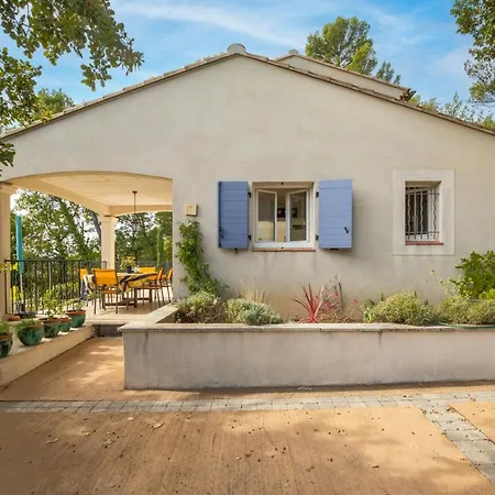 Laube Villa Pierrevert